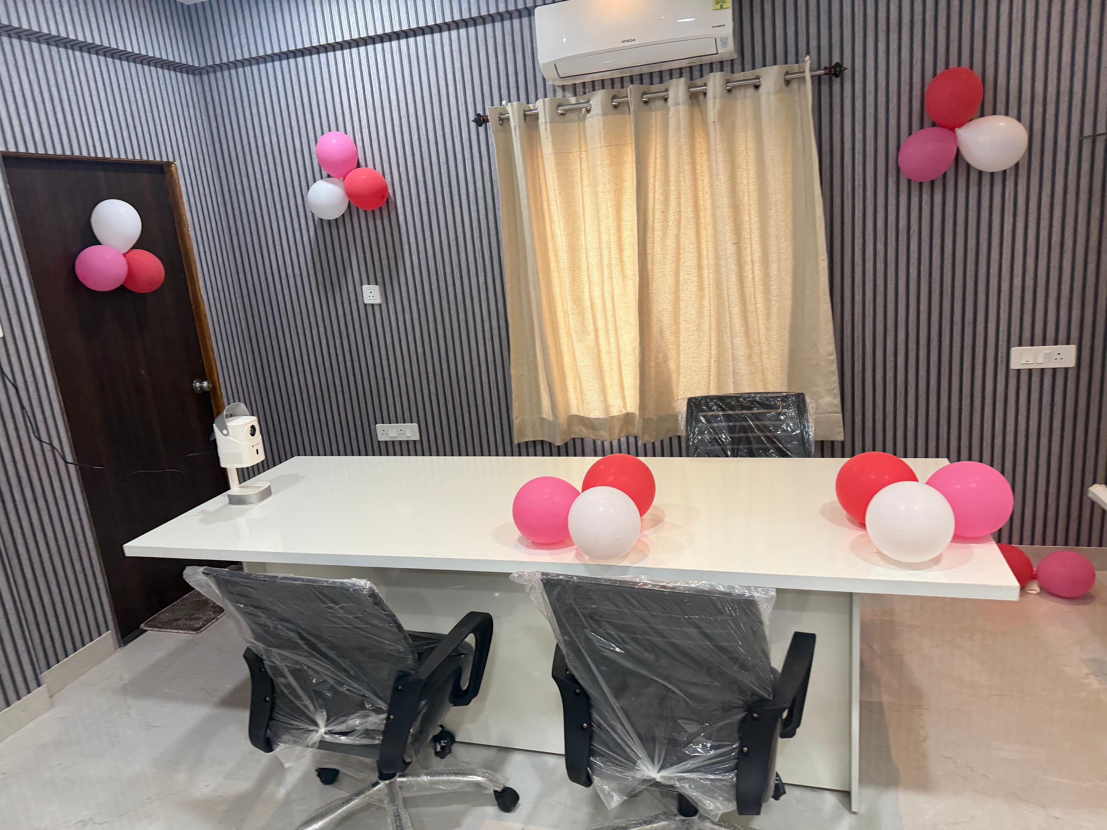 Meeting and conference table
